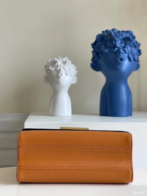 VUITTON TWIST MM LOUIS 0114